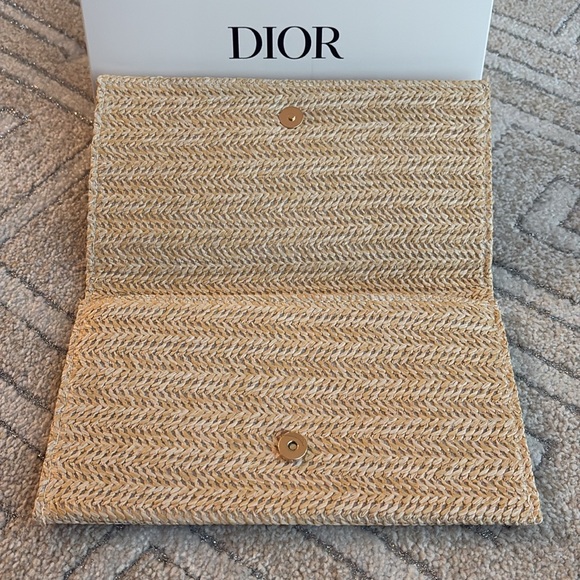 Dior Beauty Raffia Clutch. Brand New in box. Can be converted into crossbody - Picture 6 of 10